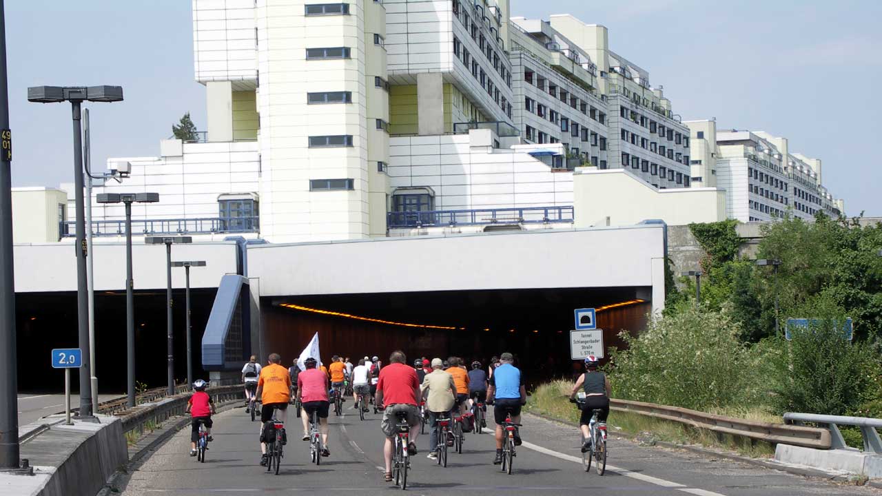 Fahrradsternfahrt Berlin 2008 (A 104 vor Einfahrt Tunnel Schlangenbader Straße)