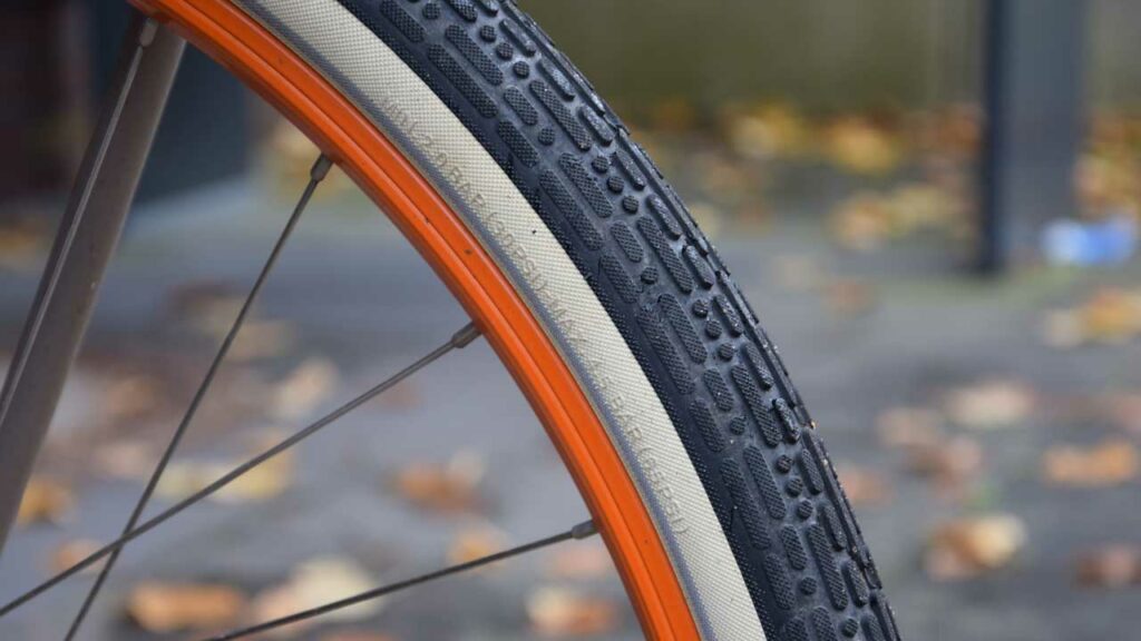 Fahrrad Bereifung - Pannensicher durch Herbst & Winter